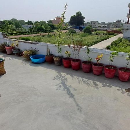 Vrinda Homestay Vrindavan Exterior photo